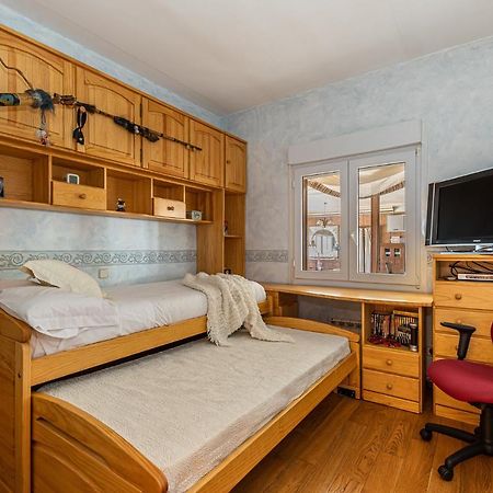 Waou Deluxe Cottage Titulcia Bagian luar foto
