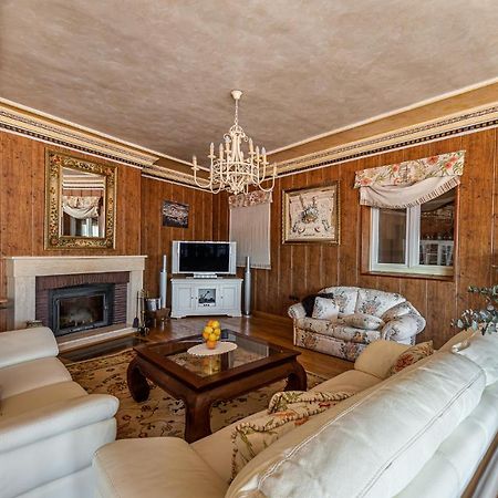 Waou Deluxe Cottage Titulcia Bagian luar foto