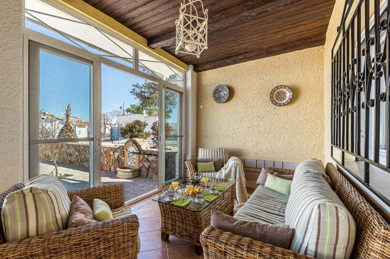 Waou Deluxe Cottage Titulcia Bagian luar foto