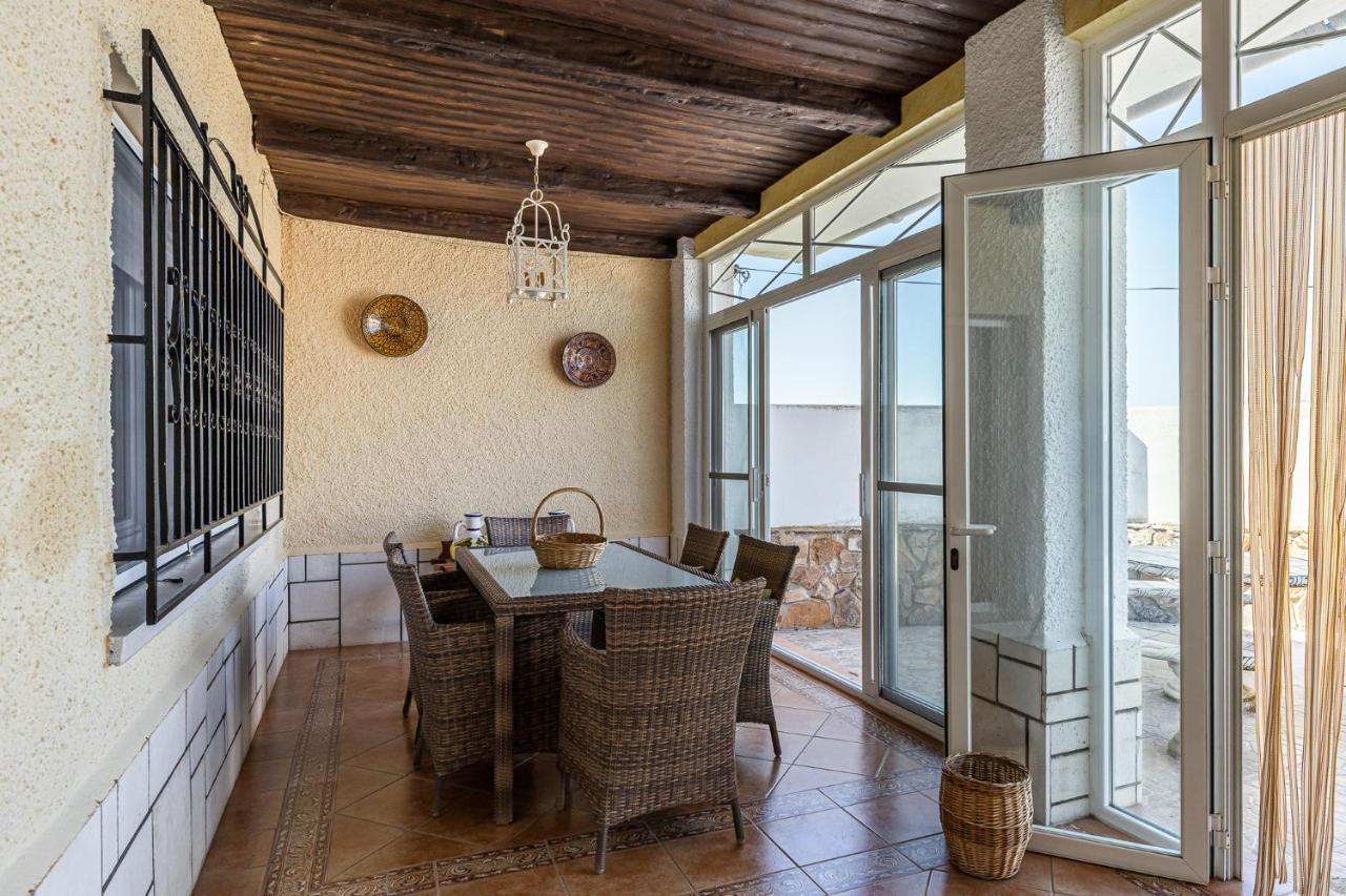 Waou Deluxe Cottage Titulcia Bagian luar foto