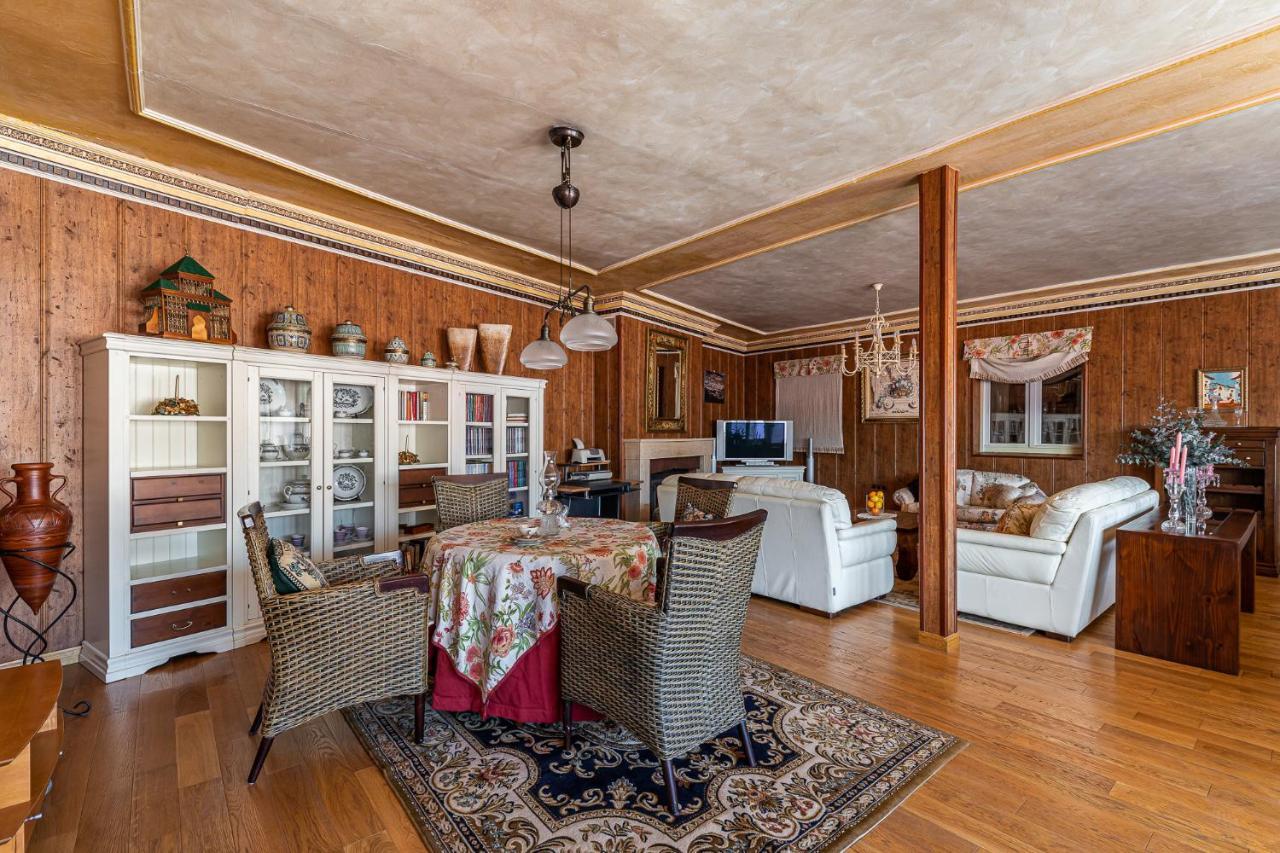 Waou Deluxe Cottage Titulcia Bagian luar foto