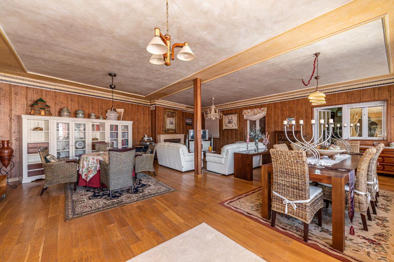 Waou Deluxe Cottage Titulcia Bagian luar foto