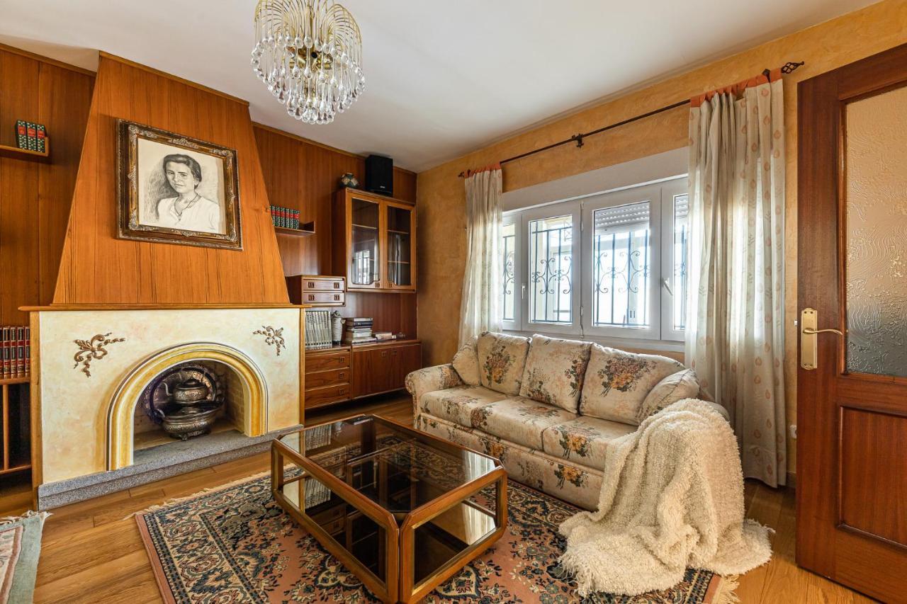 Waou Deluxe Cottage Titulcia Bagian luar foto