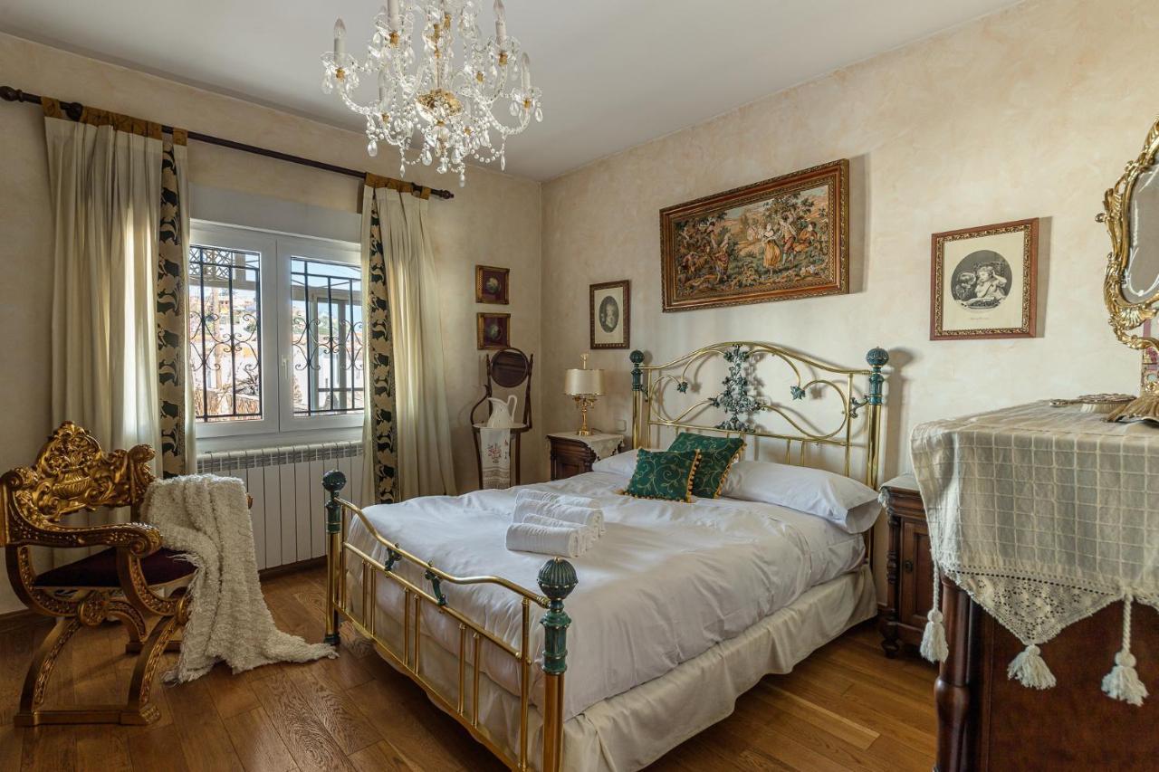 Waou Deluxe Cottage Titulcia Bagian luar foto